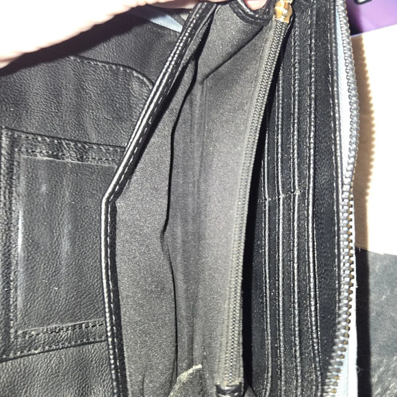 Betsey Johnson Blue Faux Leather Heart Stitched Zip Around Wallet/Wristlet - Picture 6 of 12